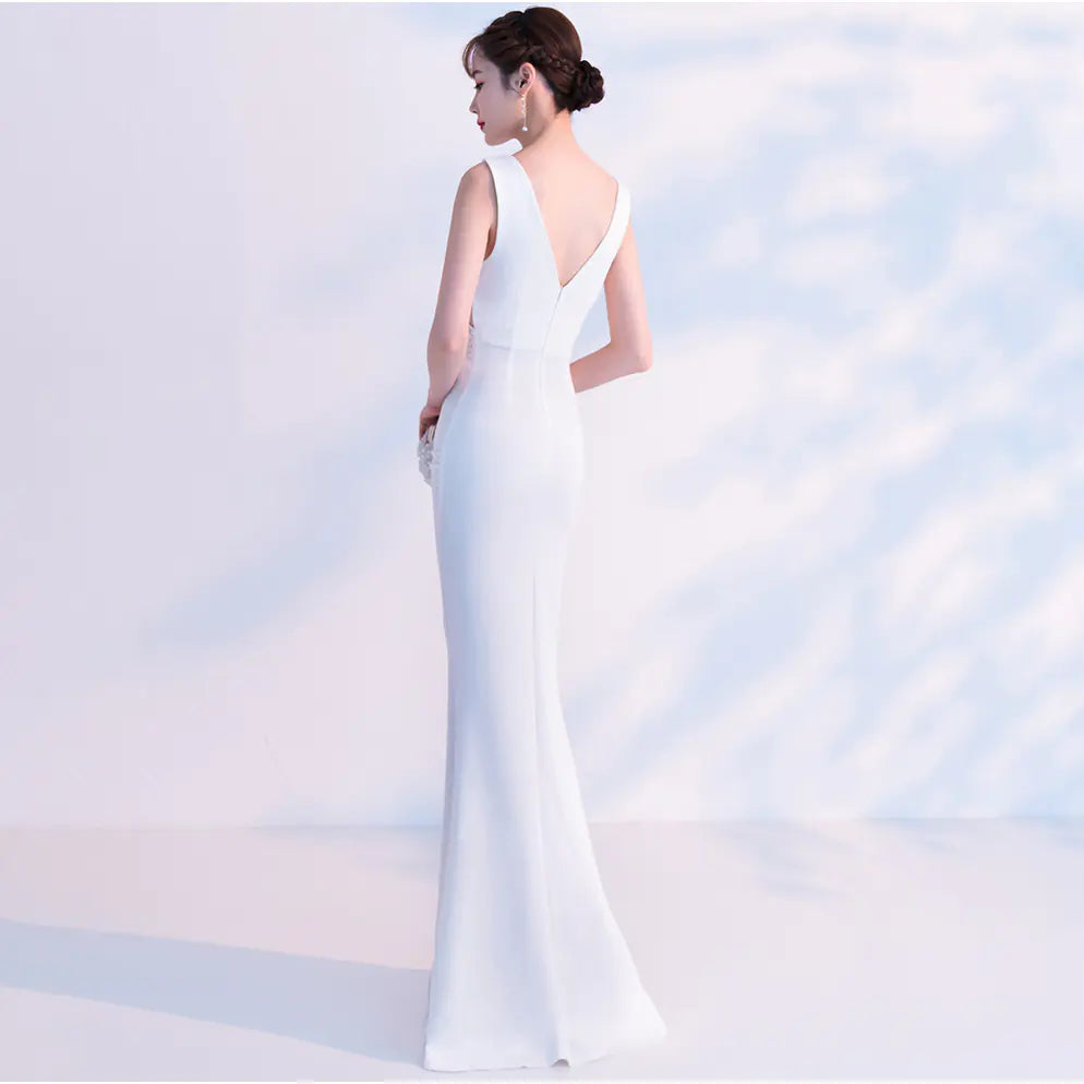 Elegant Long Evening Gown with Mermaid Tail Design