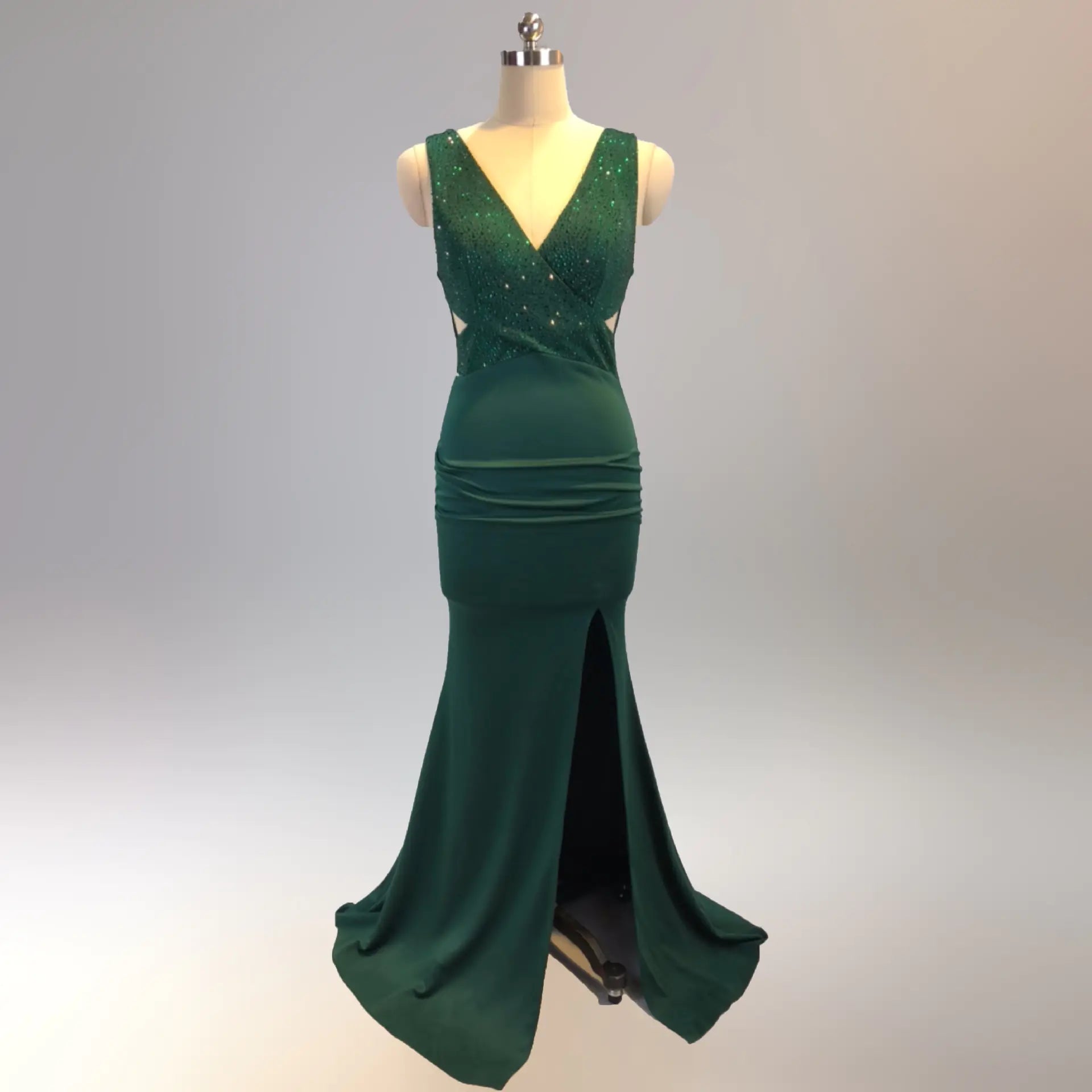 Elegant Long Evening Gown with Mermaid Tail Design